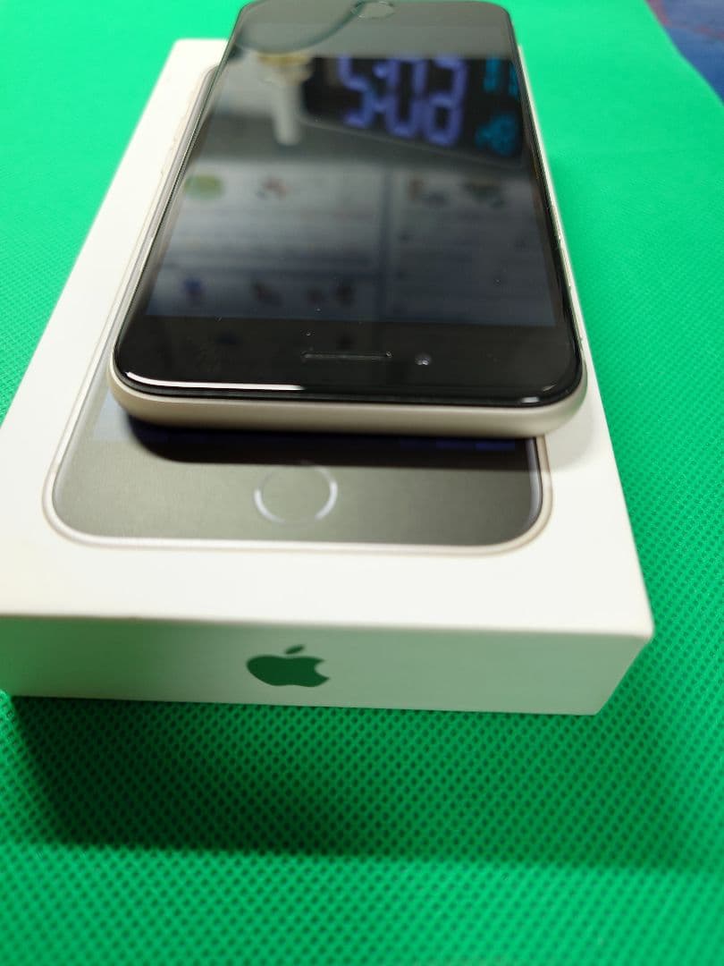 【新品品質/即発送】iPhone SE 第3世代 100% 64GB SIMフリ