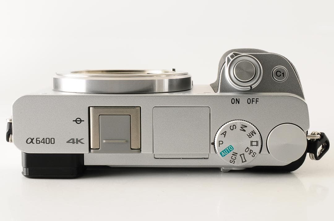 【ほぼ新品】 SONY α6400 ダブルレンズキット 《ショット数 16回》