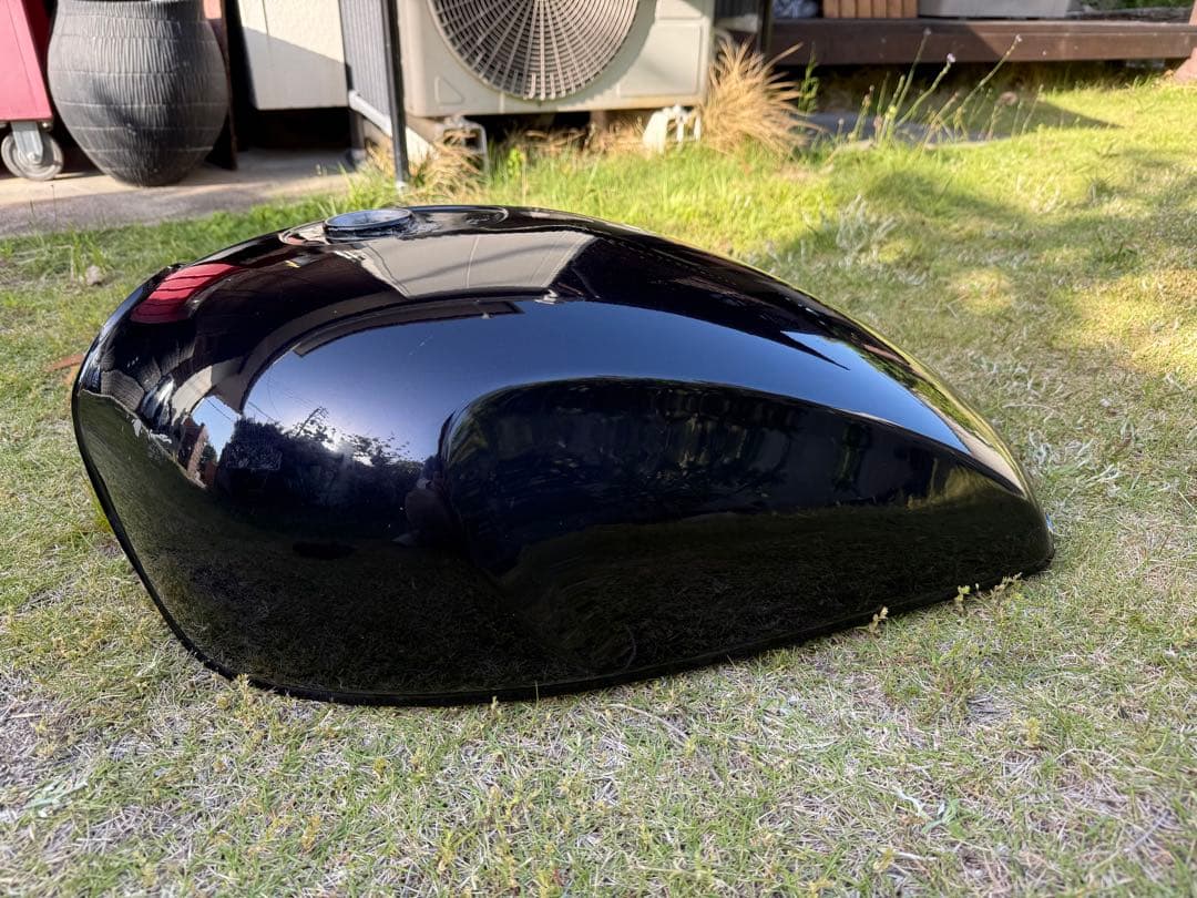 ゼファー1100 純正ガソリンタンク　純正紫色