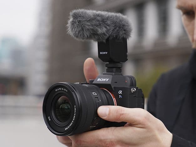 ソニーフルサイズカメラ用Gレンズ SELP1635G +純正プロテクター