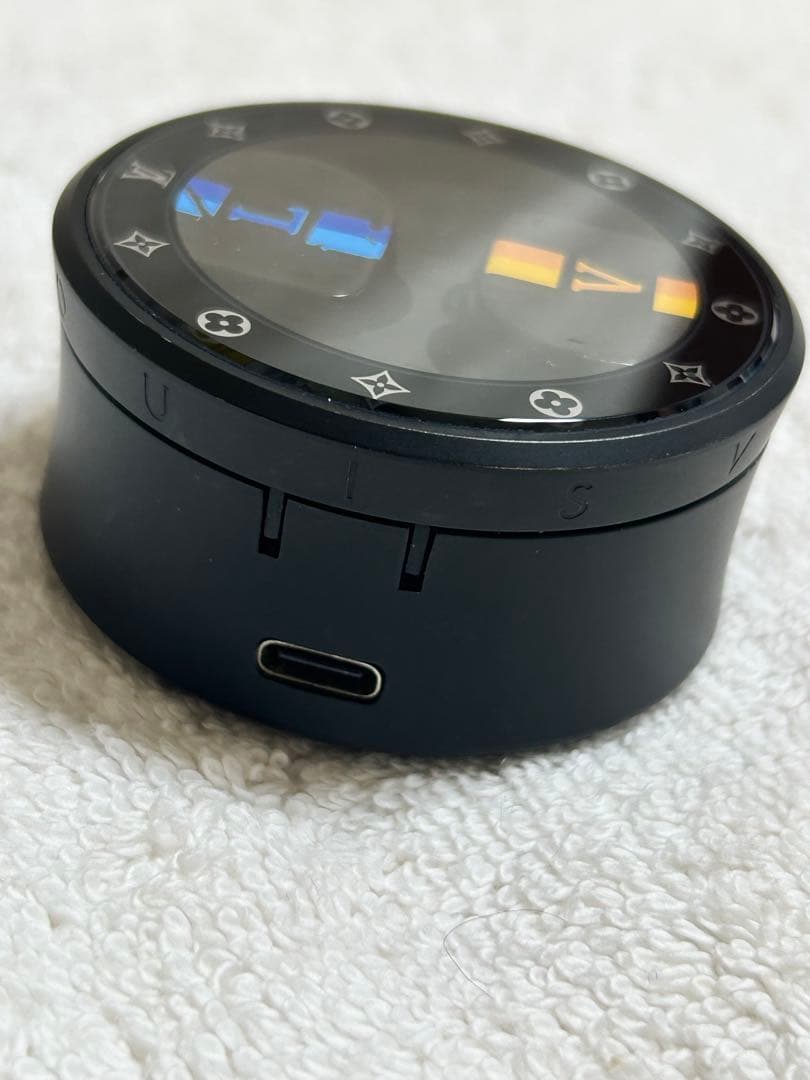 Louis Vuitton ワイヤレスイヤホン 充電ケース付き