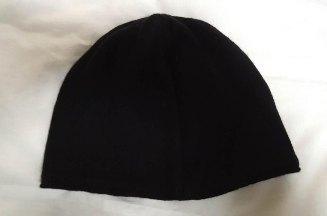   カナダグース ブラック ニット帽 中古美品 入手困難品