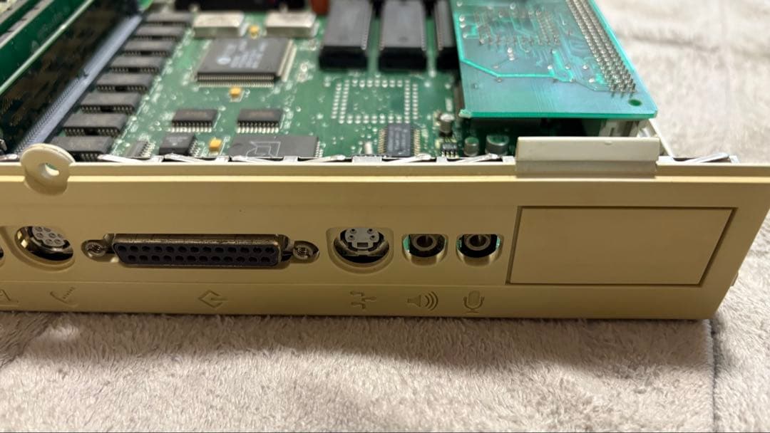 Apple Macintosh LC II キーボード・マウス・マイク付き