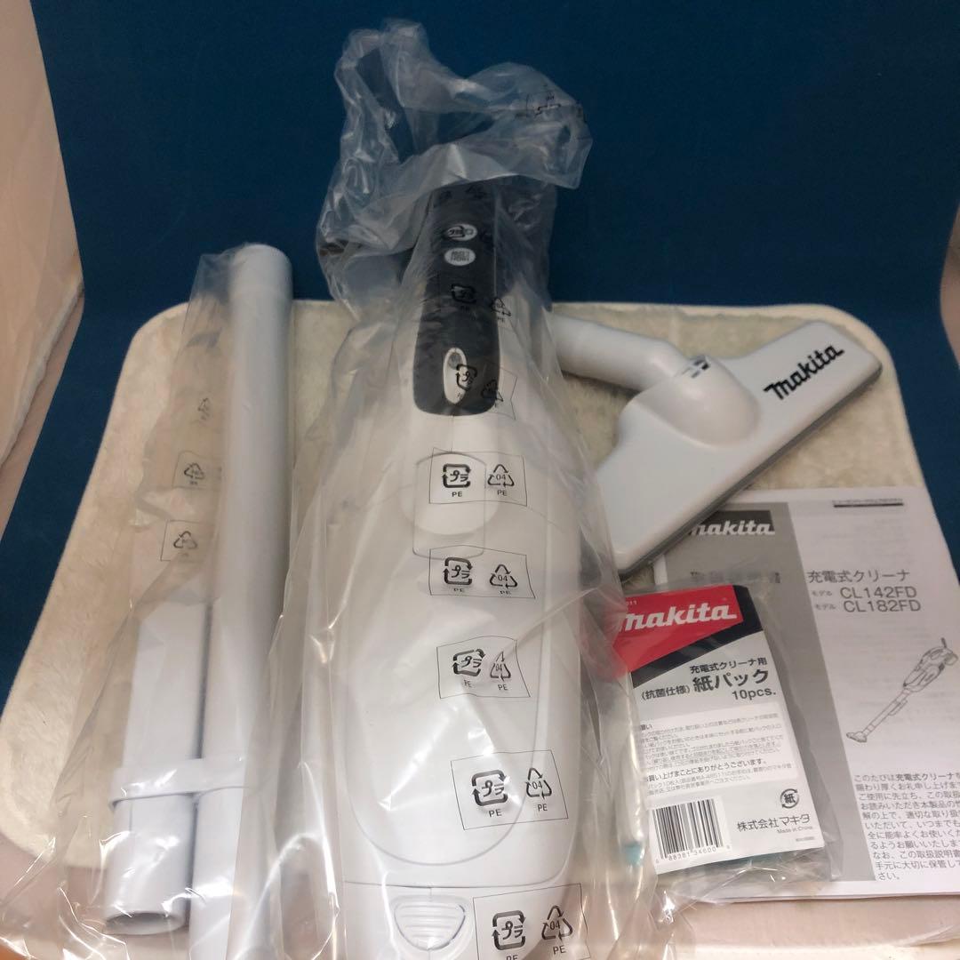 Makita 充電式クリーナー CL182FDZW