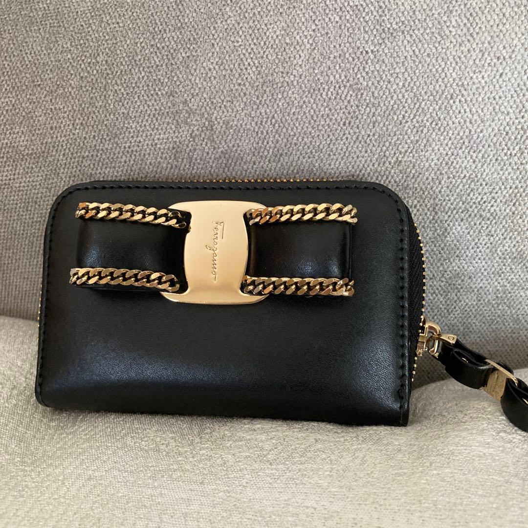 フェラガモ　ケース　カード入れ