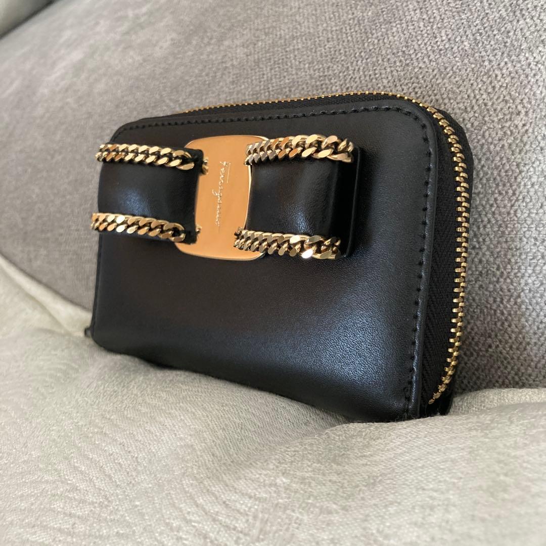 フェラガモ　ケース　カード入れ