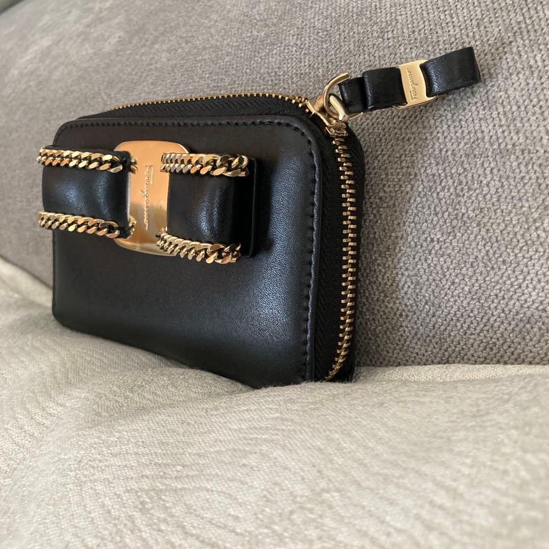 フェラガモ　ケース　カード入れ