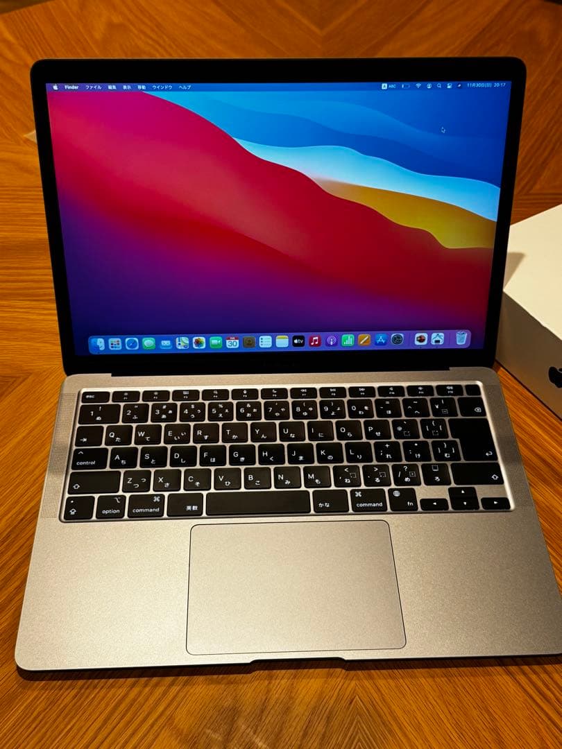 【美品】Apple MacBook Air (M1, 8GB) スペースグレー
