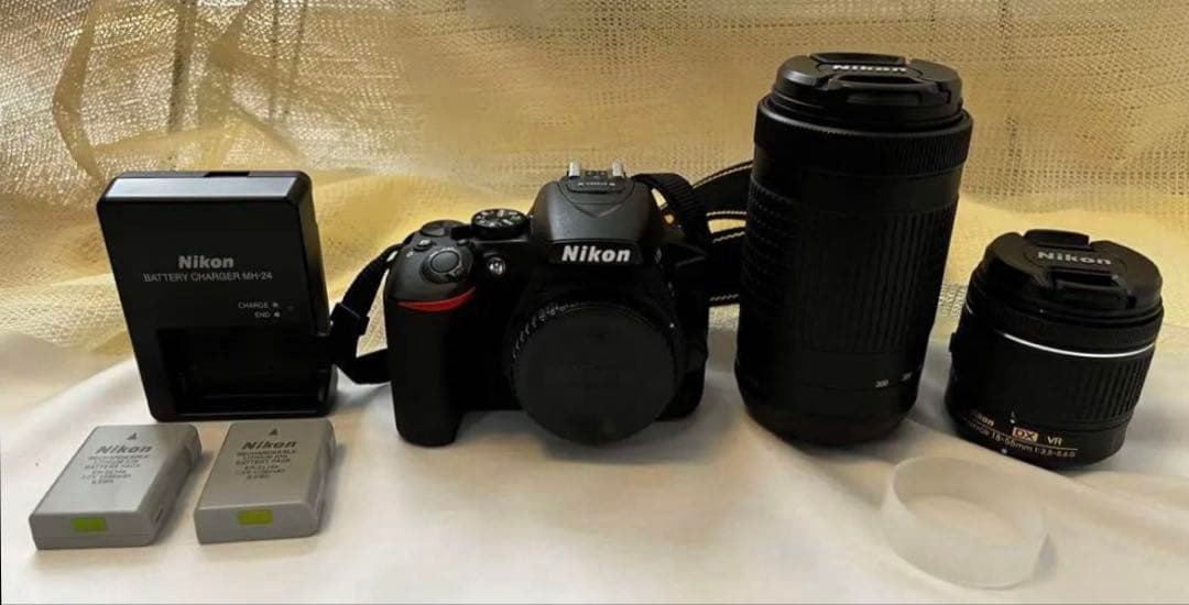 【NIKON】デジタル一眼レフカメラ D5600 ダブルズームキット