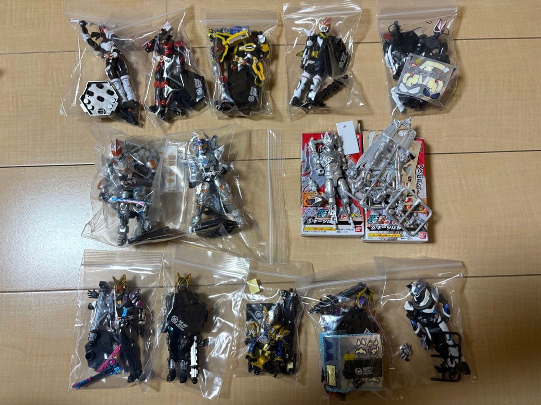 【ジャンク品扱い】装動& SO-DO CHRONICLE 約60体まとめ売り