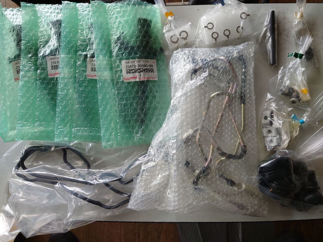 トヨタ純正　ハイエース　ダイナ　 1KD インジェクター ４本一式セット　未使用