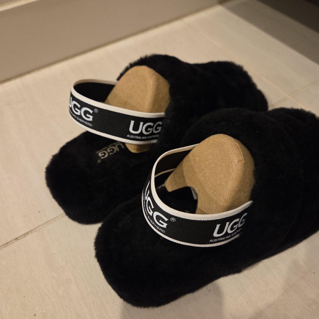 UGG ブラック コンフォートサンダル　L サイズ　お値下げしました！