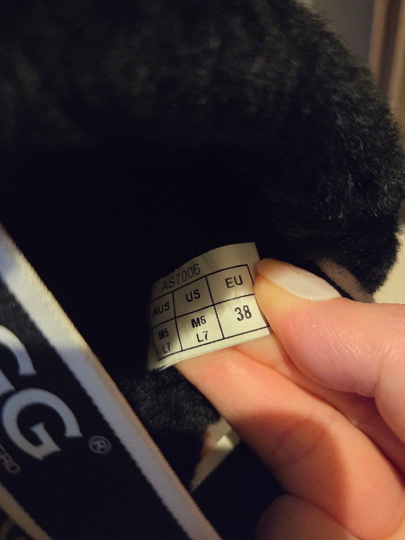 UGG ブラック コンフォートサンダル　L サイズ　お値下げしました！