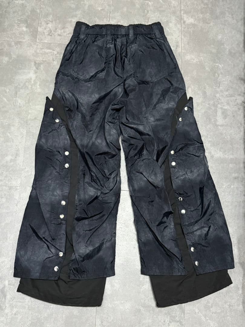 【タグ付き美品】【GRANCY】ボタンレイヤードデザインナイロンパンツ　Мサイズ