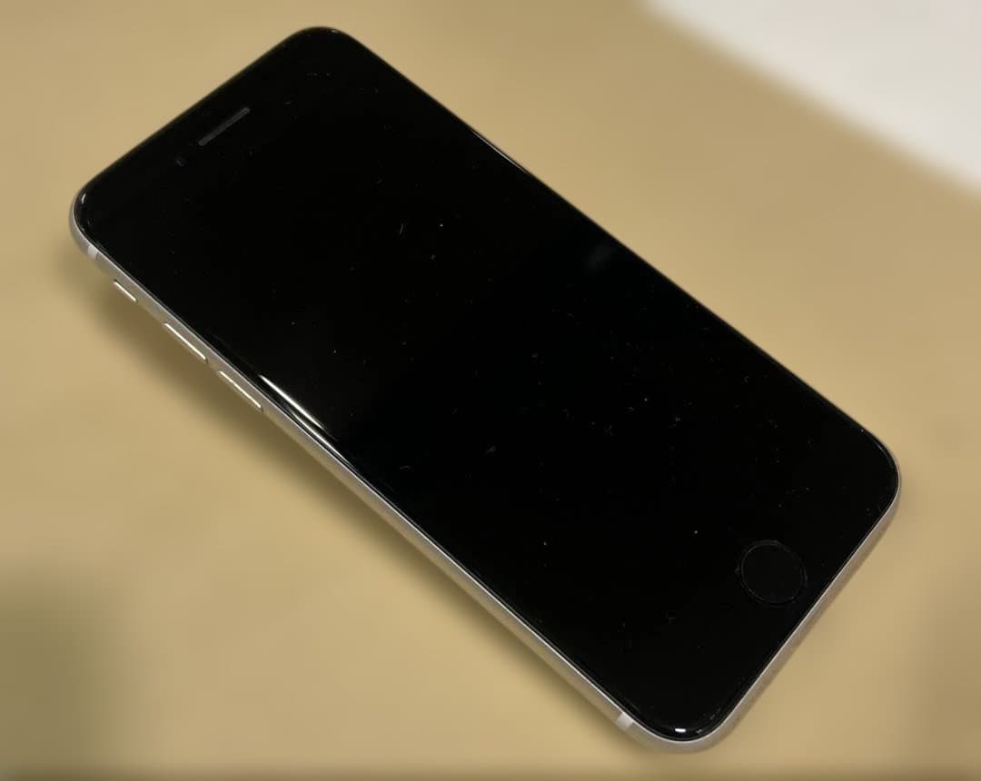 iPhone SE第3世代256GB Apple care+盗難・紛失あり
