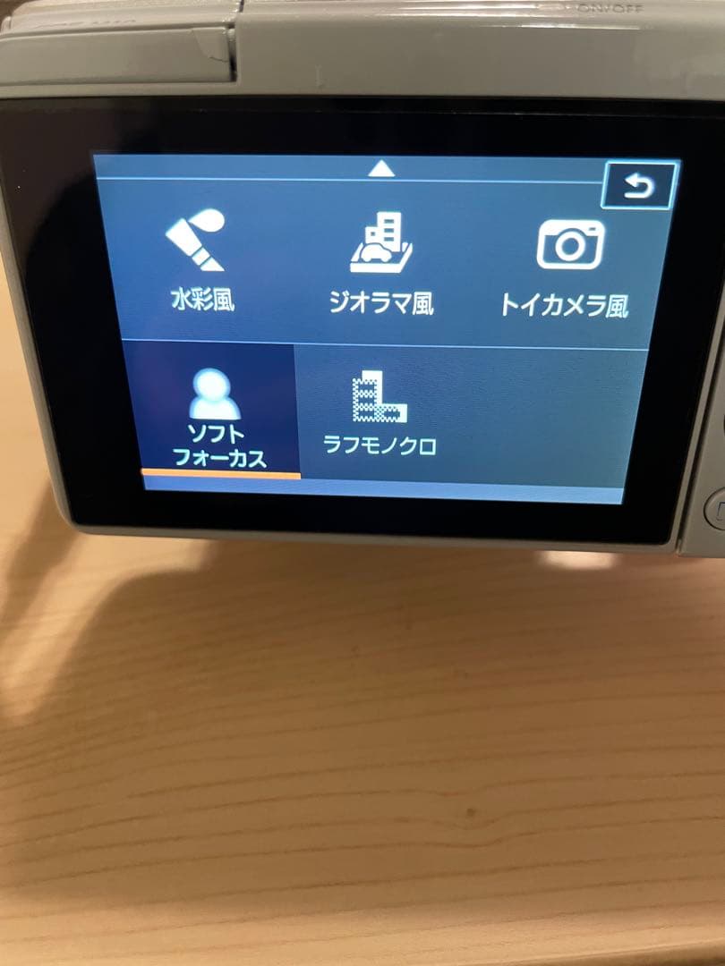 カメラミラーレス　Canon EOSM10