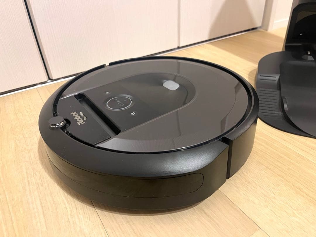 【美品】iRobot Roomba i7+ 自動ゴミ収集機能付き i755060