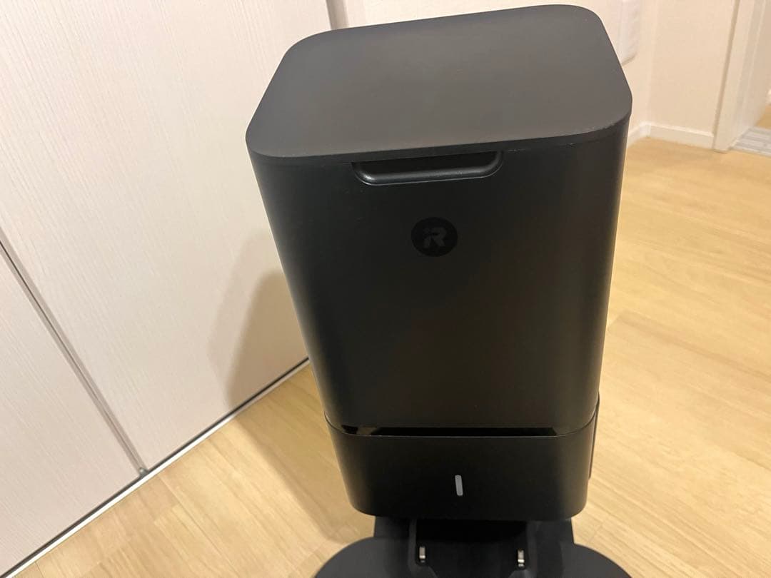 【美品】iRobot Roomba i7+ 自動ゴミ収集機能付き i755060