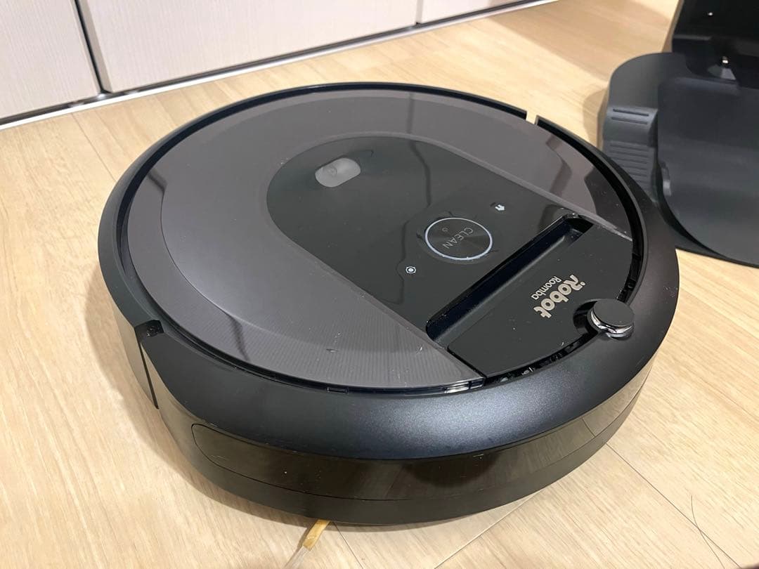 【美品】iRobot Roomba i7+ 自動ゴミ収集機能付き i755060