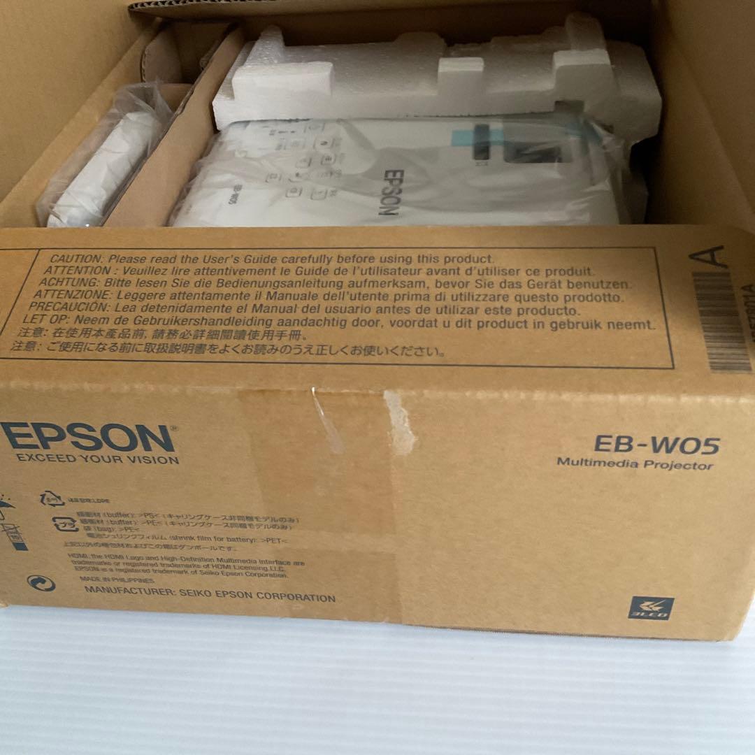 【新品】EPSON プロジェクター　EB-Ｗ05