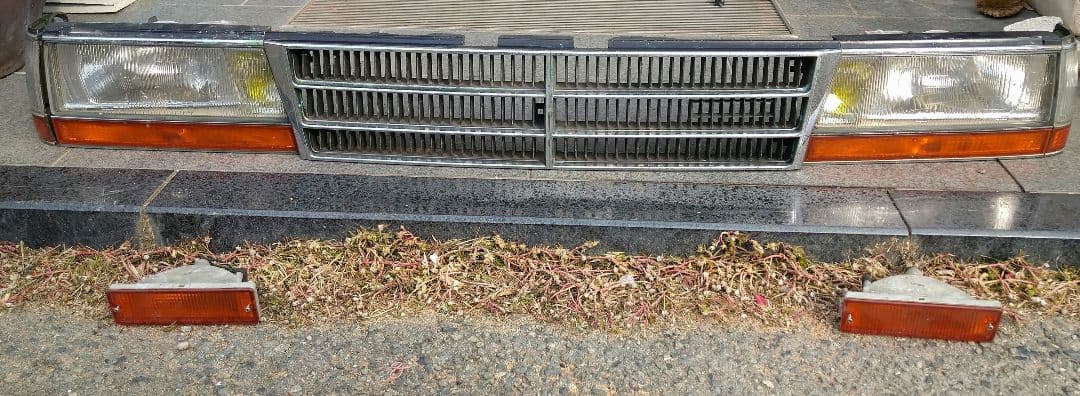 Y３０ グロリアワゴン　ヘッドライトグリルセット セドリック　グロリア