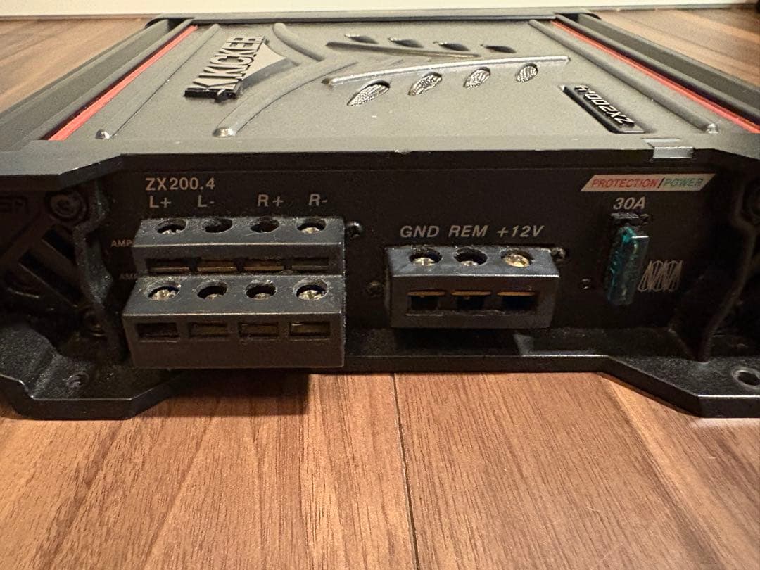 KICKER ZX200.4 4chパワーアンプ キッカー