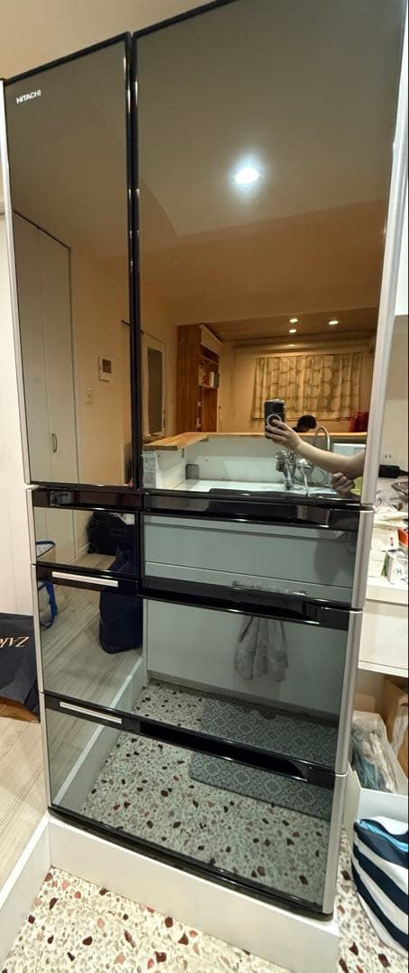 HITACHI 日立　冷蔵庫620L 大きいサイズ　クリスタルミラー2014年