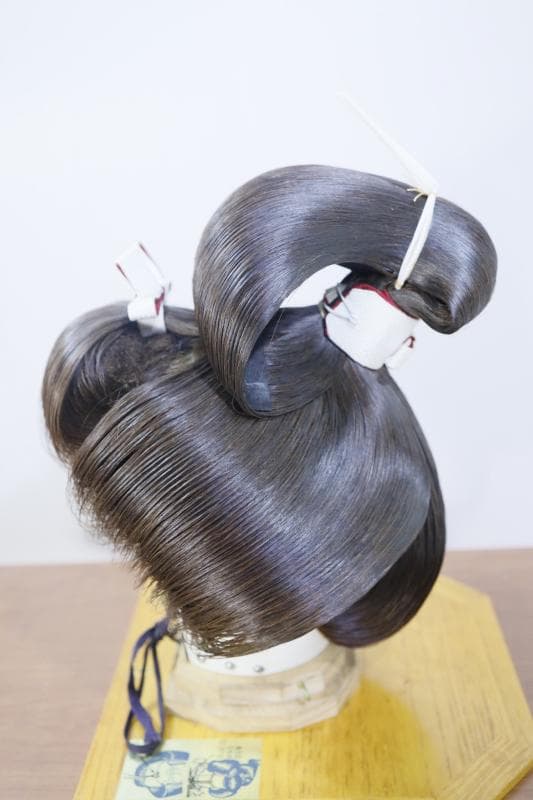 ◆文金高島田　しげもりかつら　人気の栗色　5号　◆かつら用中古ケース付き①