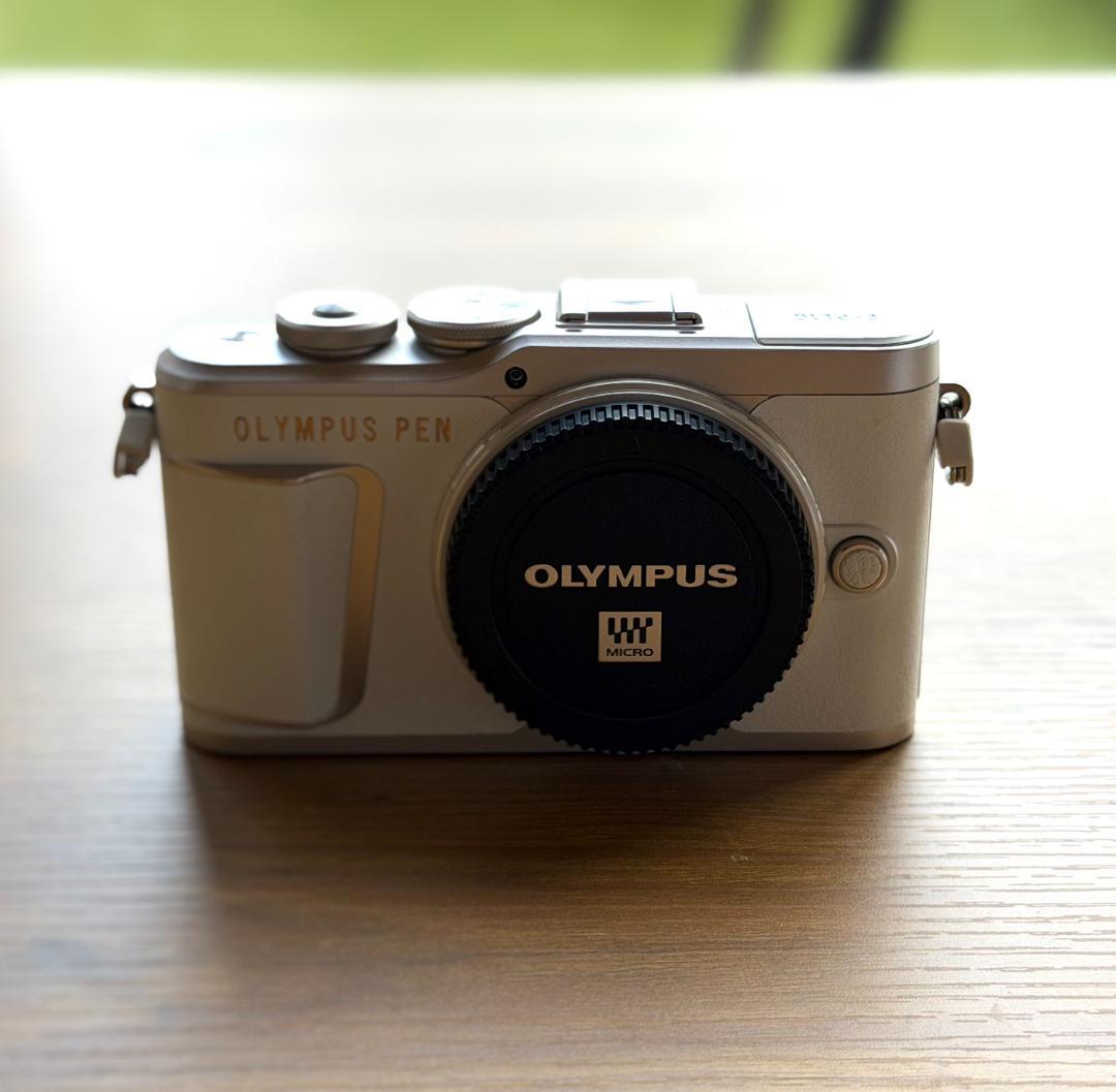 【美品】OLYMPUS PEN E-PL10 ダブルズームキット（ホワイト）