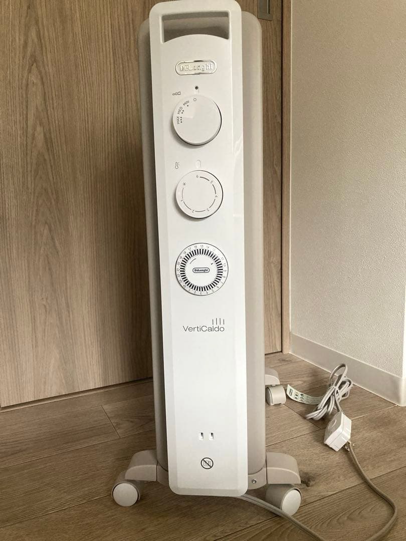 SALE デロンギ ヴェルティカルド オイルヒーター RHJ21F0812-WH