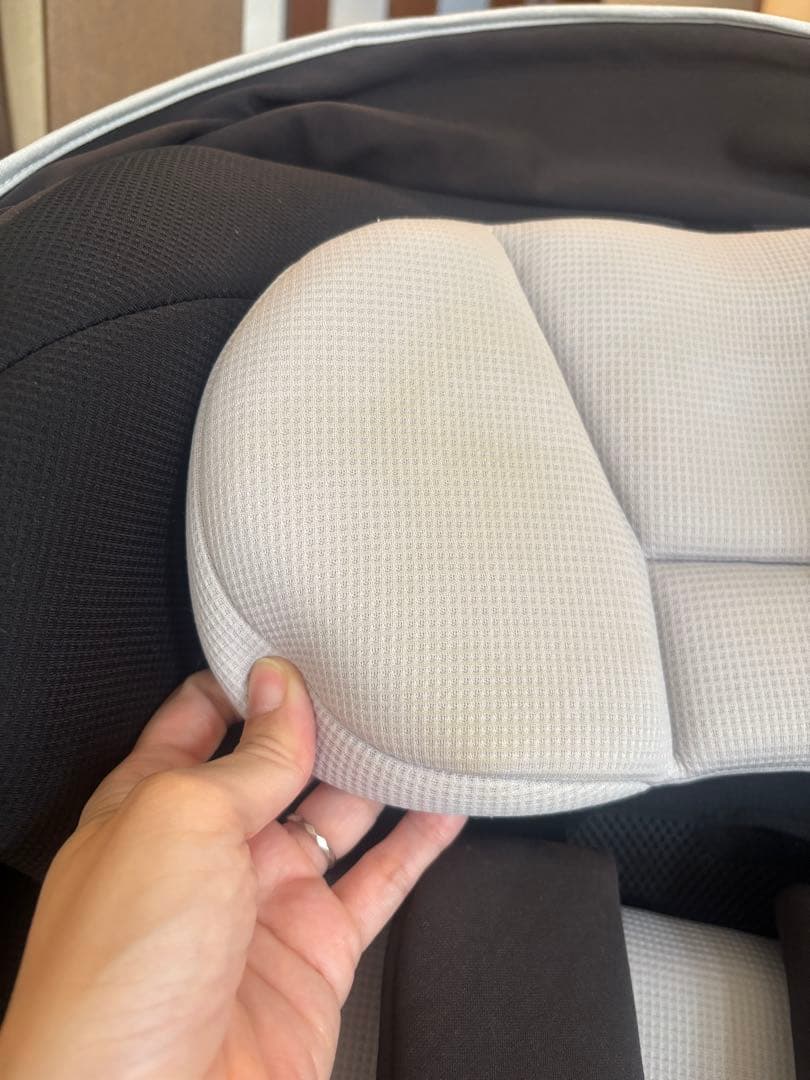 Combi クルムーヴ　ISOFIX回転式チャイルドシート ブラック