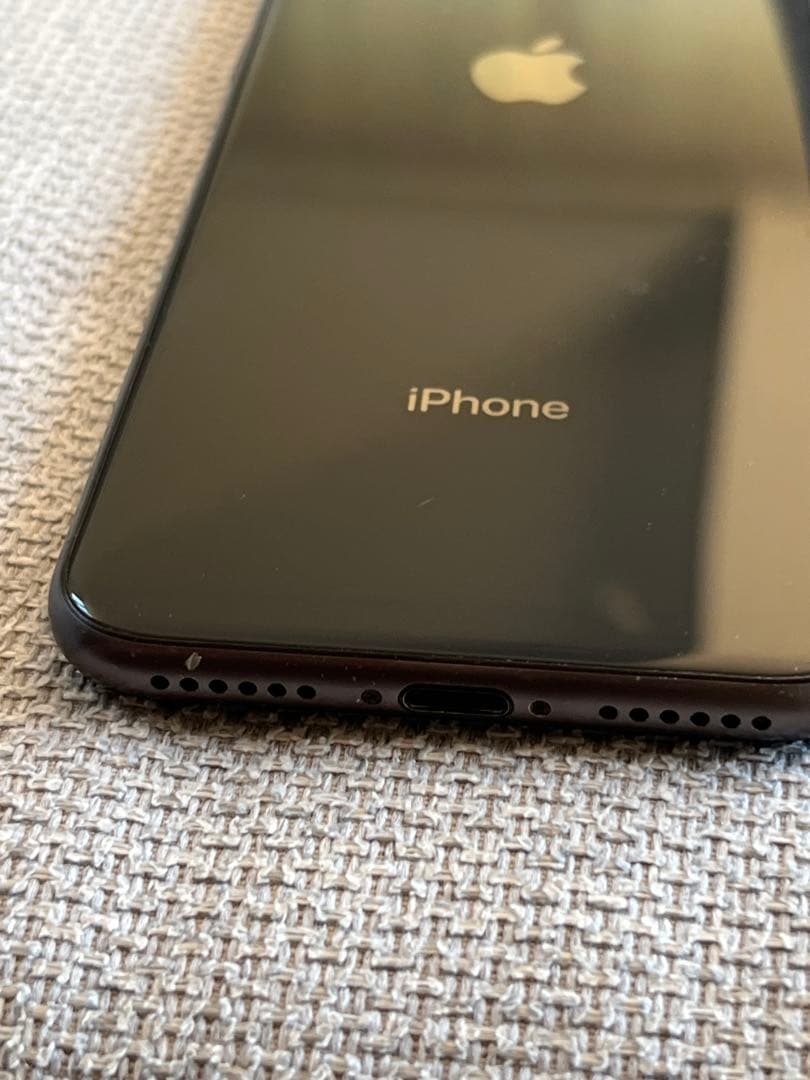 Apple iPhone 8 ブラック 本体　美品