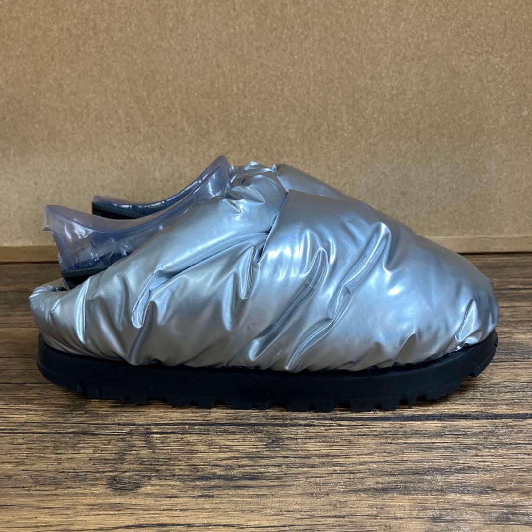 （K25824）★未使用★ UGG アグ スペース スライダー 24㎝