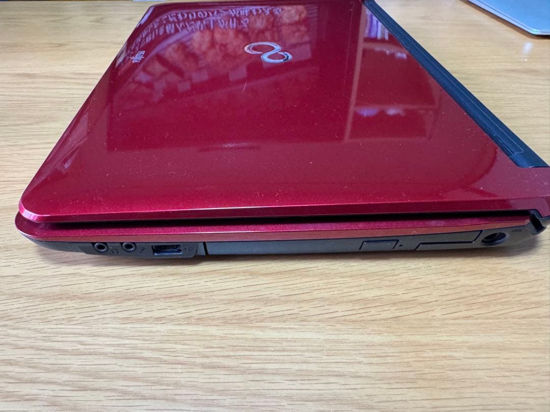 LIFEBOOK AH53/C レッド