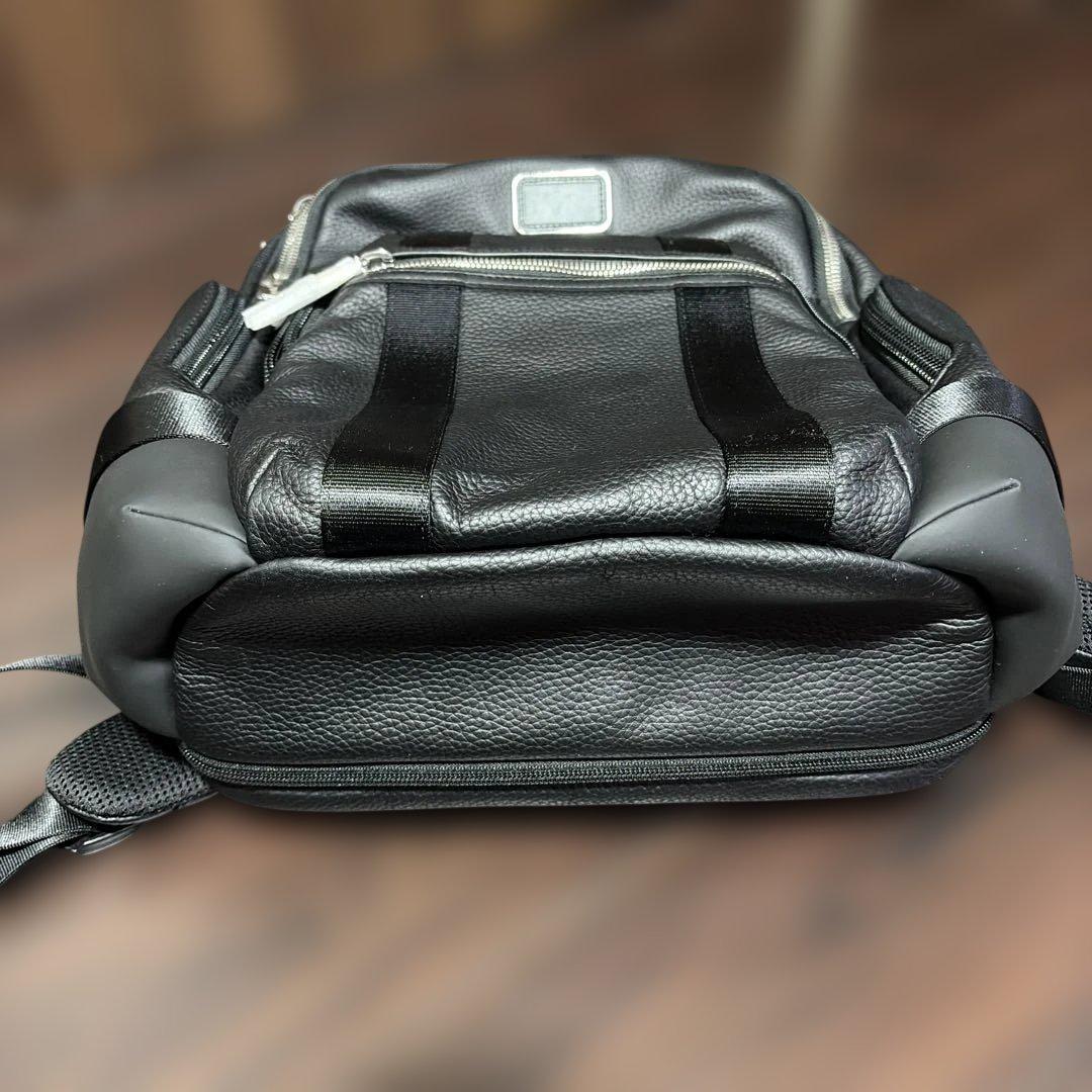 [新品未使用] TUMI ブラック レザー リュック