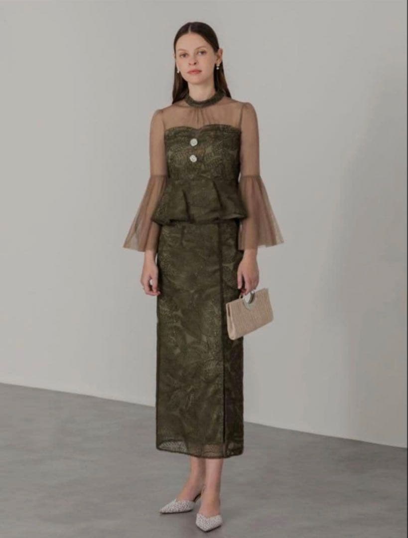 オリーブグリーン　フリル付き　パーティードレス　セット