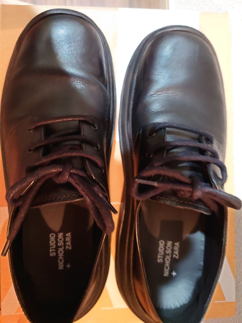 ZARA 　ニコルソン　レザーシューズ