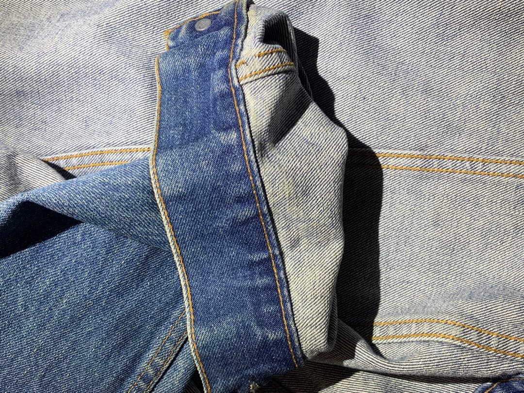 【安価】Levi's デニムジャケット　70505 0217 ケアタグ付き