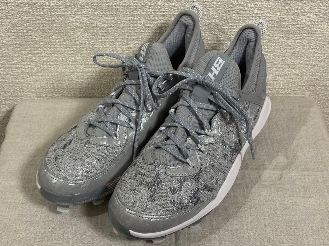 【日本未発売】UNDER ARMOUR海外モデル スパイク シルバー27.5 ②