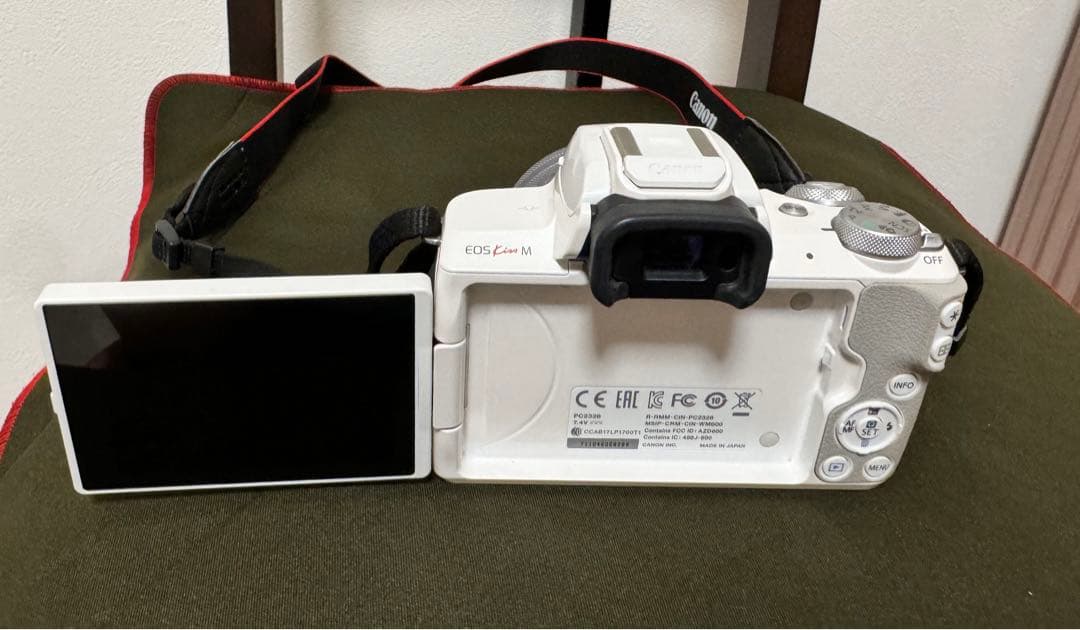 ■ 美品 ■ キヤノン　Canon EOS Kiss M ダブルレンズキット