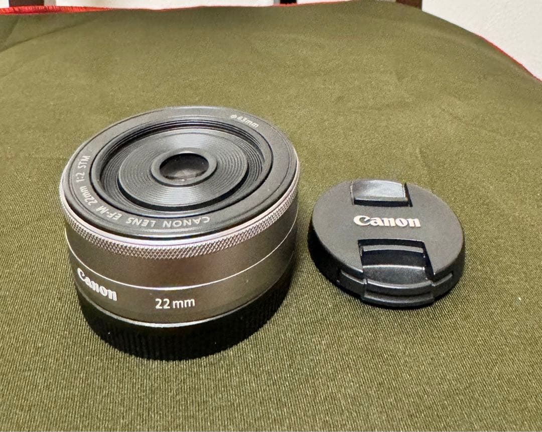 ■ 美品 ■ キヤノン　Canon EOS Kiss M ダブルレンズキット