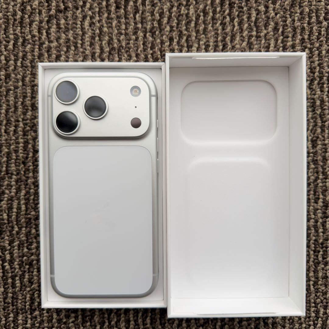 Apple iPhone 17Pro シルバー 256GB SIMフリー