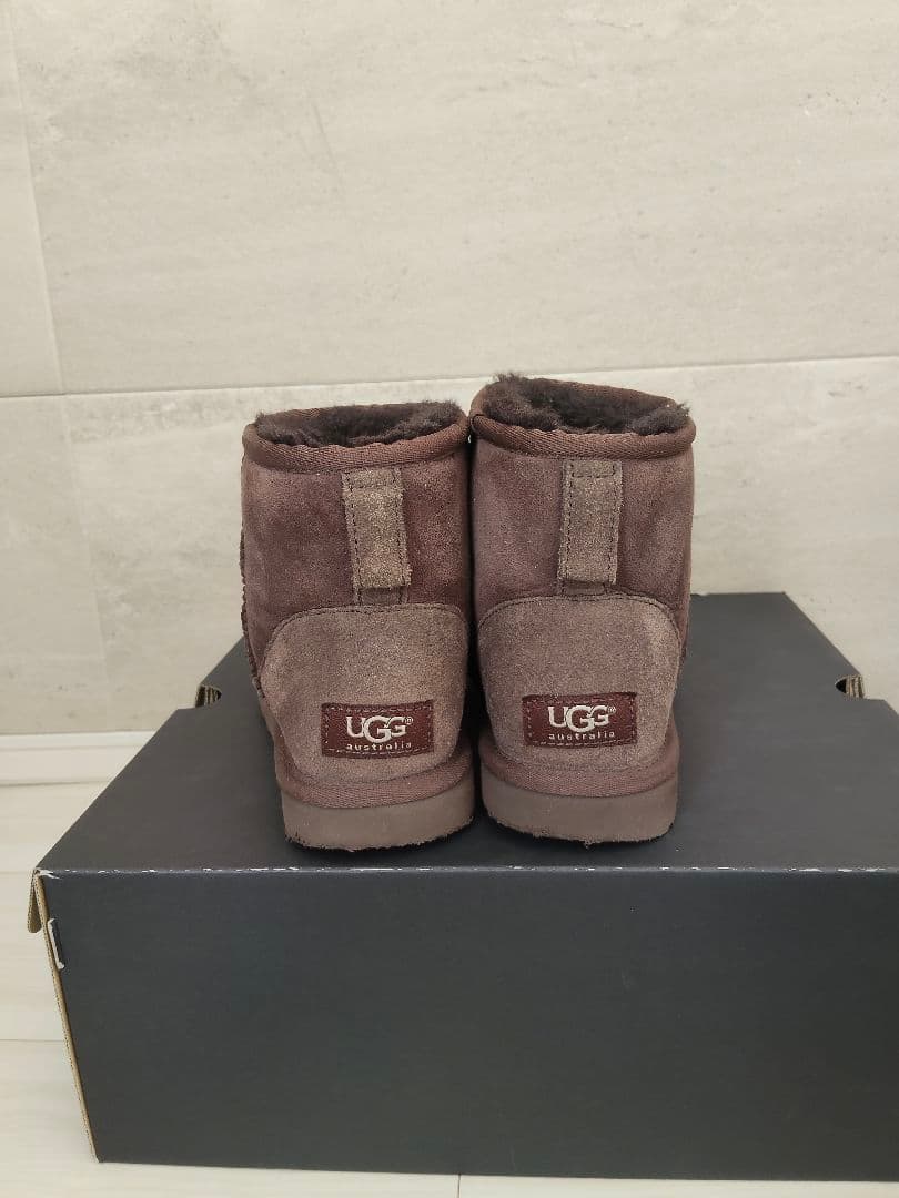 美品☆　アグ UGG ムートンブーツ　クラシックミニ　ダークブラウン　7