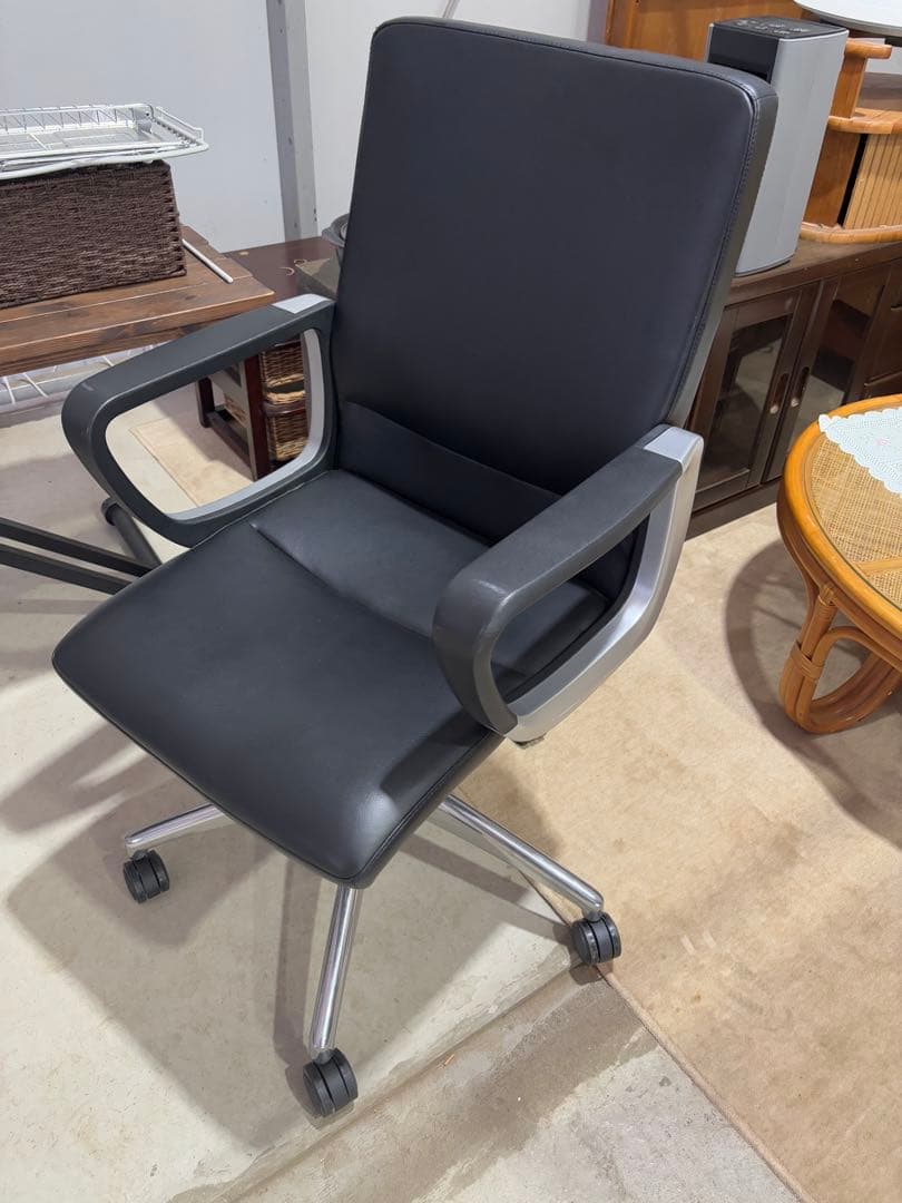 イノウエ　マネージメントチェア　　EU-590BK ブラック　デスクチェア