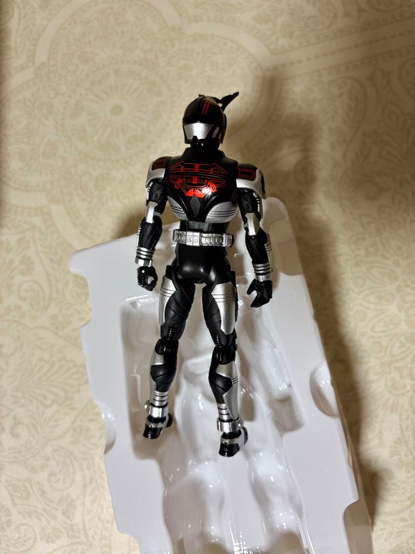 真骨彫 仮面ライダー　ダークカブト　フィギュア　S.H.フィギュアーツ