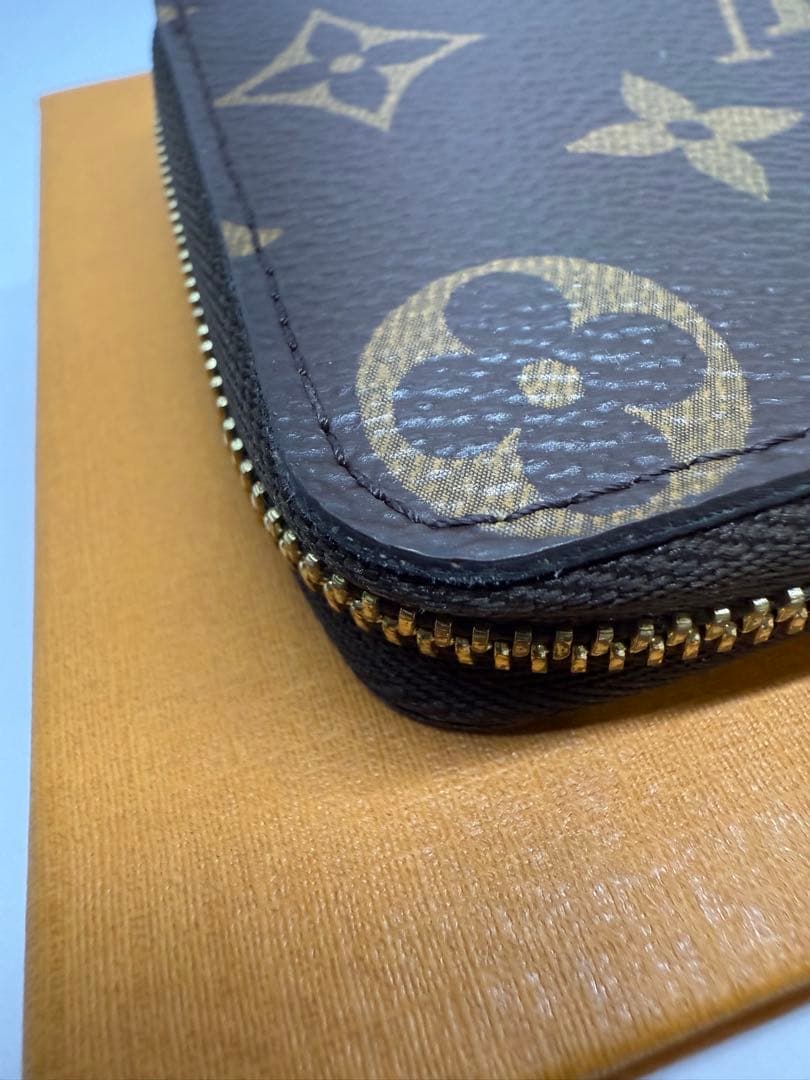 現行品 美品ルイヴィトン　ジッピー・ パース　モノグラム　財布