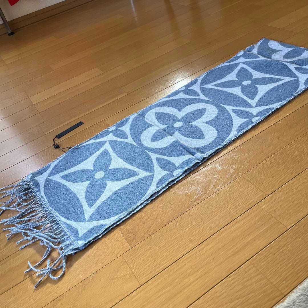 新品タグ付き★Louis Vuitton ブルー　マフラー ロゴ入り　ノベルティ