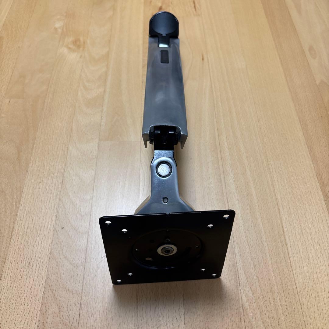 エルゴトロンLX モニターアーム34インチ（~11.3kg)まで VESA対応