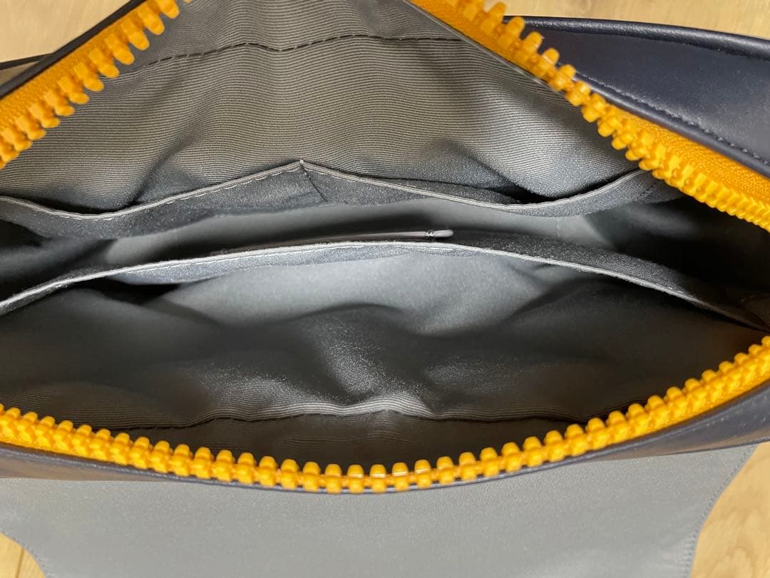 コーチ　斜め掛けバック