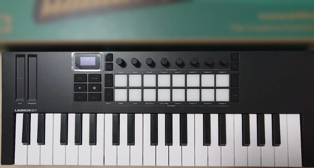 Novation/Launchkey Mini 37 Mk4 MIDIキーボード